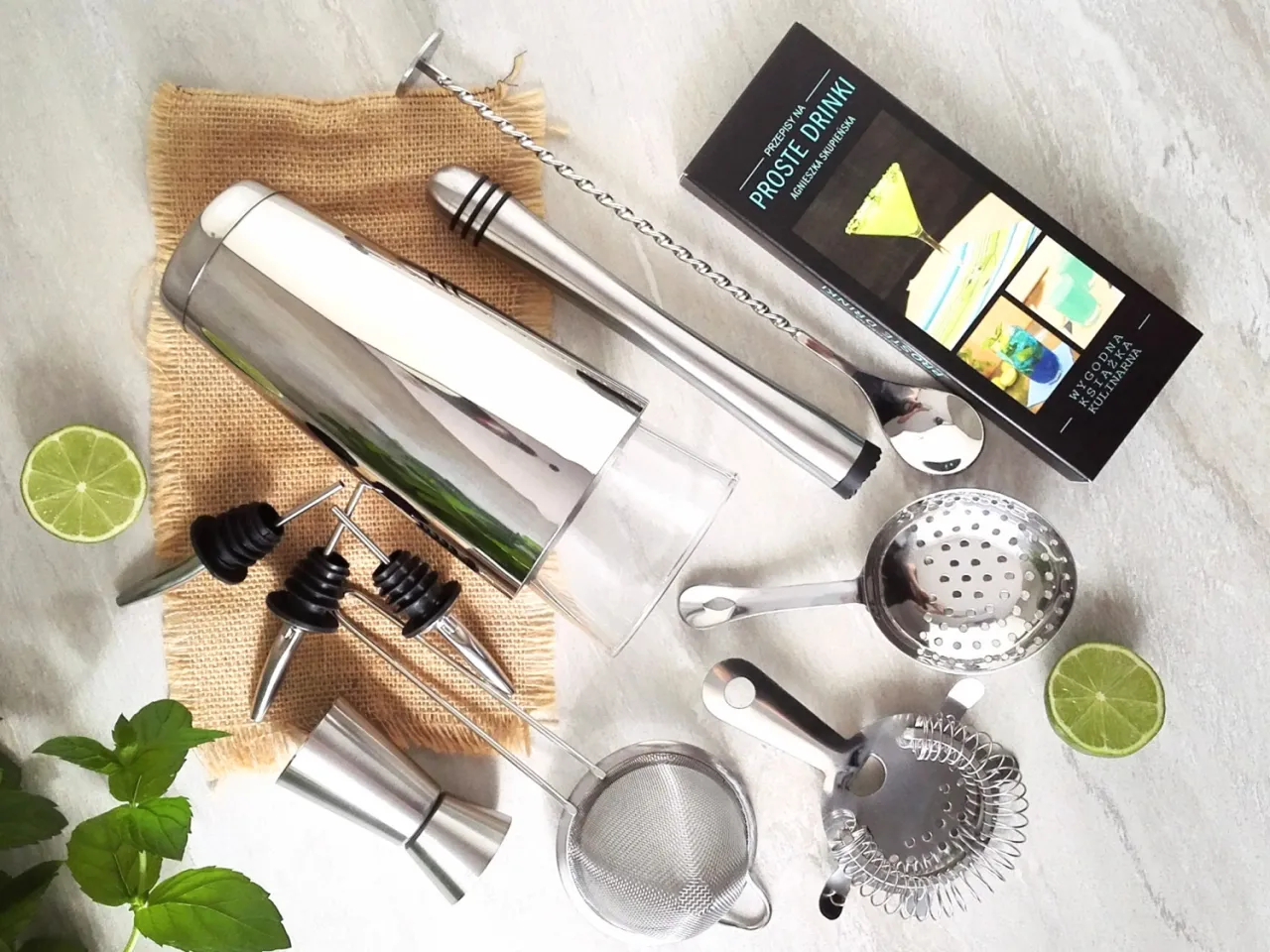 Domowy bar akcesoria i składniki