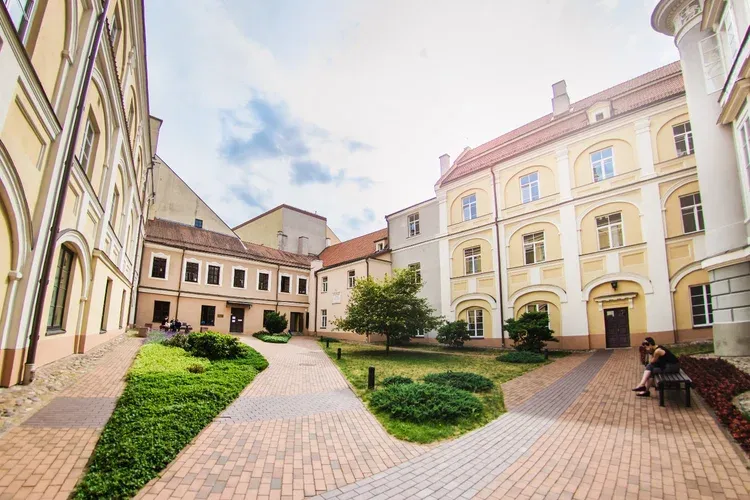 Uniwersytet Wileński arkadowe dziedzińce