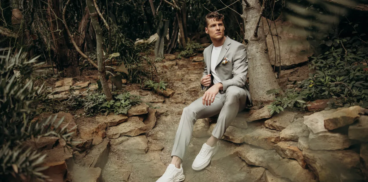 Męskie stylizacje wesele rustykalne