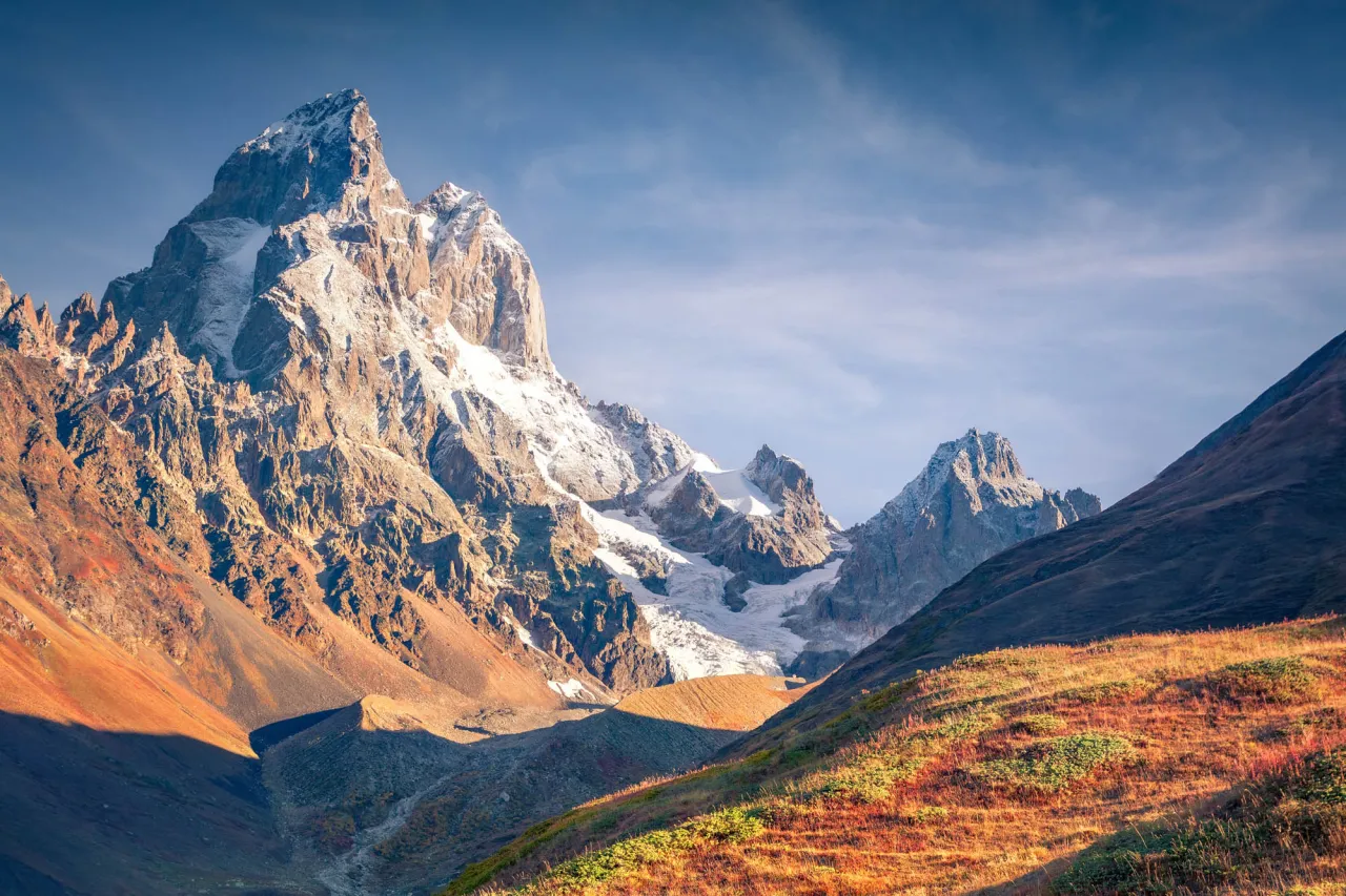 Zdjęcie Gdzie leżą góry Kaukaz? Odkryj ich wyjątkową lokalizację i znaczenie