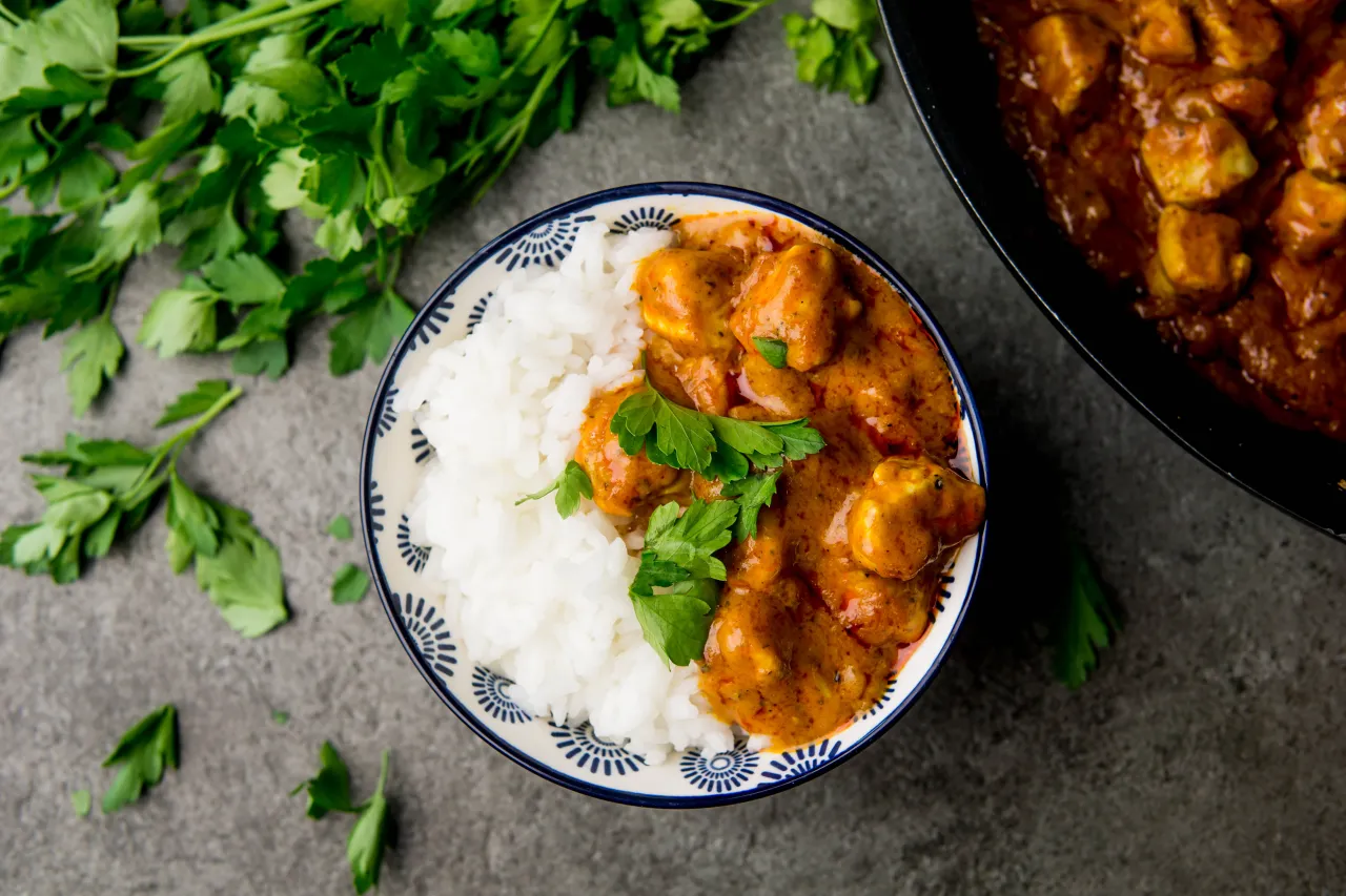 Tikka Masala z r&oacute;żnymi dodatkami