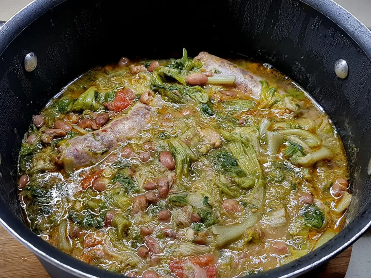 Salsiccia e scarola in padella