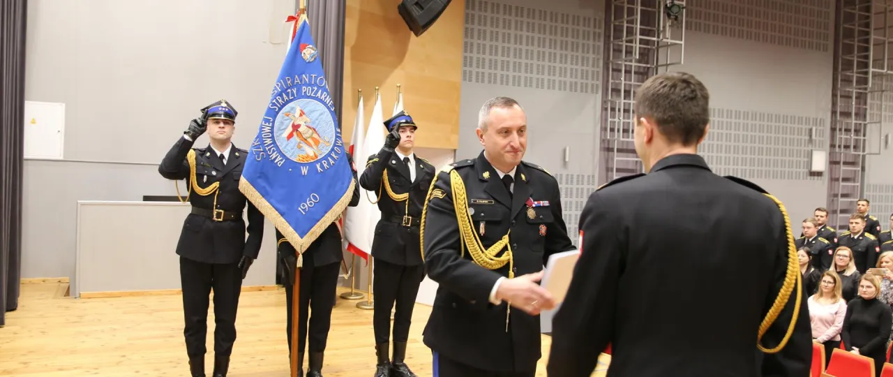 Materiały sztandar szkolny waga