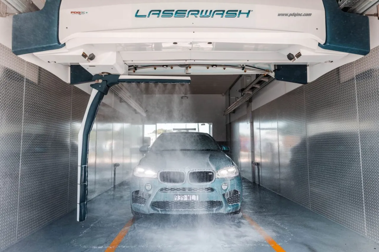 Nowoczesna myjnia samochodowa budowa