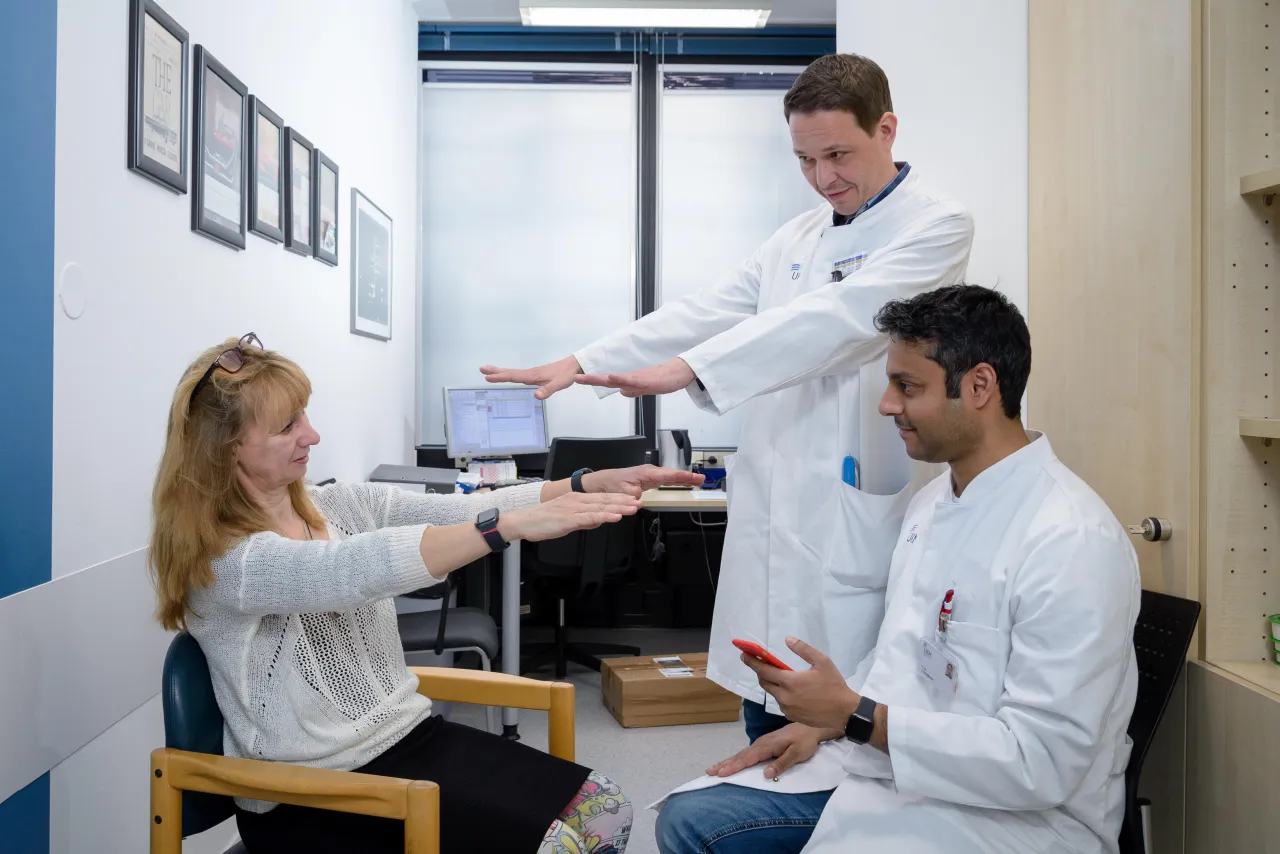 Neurologe Untersuchung Parkinson Patient