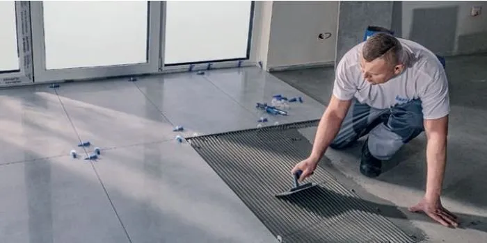 Przygotowanie podłoża pod płytki wielkoformatowe