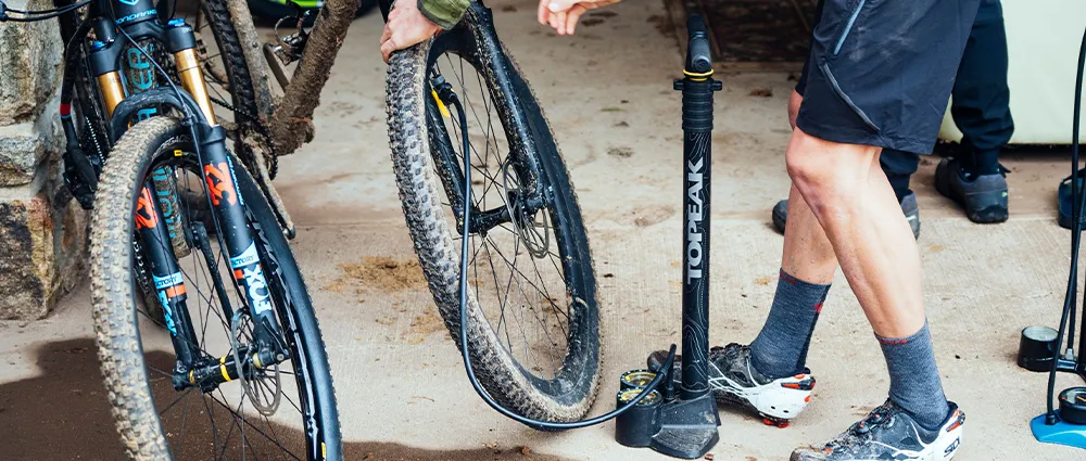Zdjęcie Jakie ciśnienie w oponach na maraton MTB zwiększy Twoją wydajność?