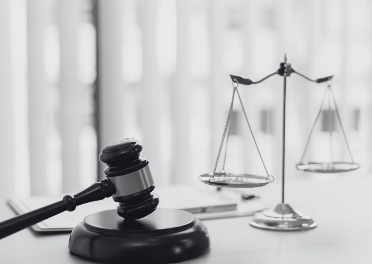 Sąd, waga sprawiedliwości, polskie prawo cywilne