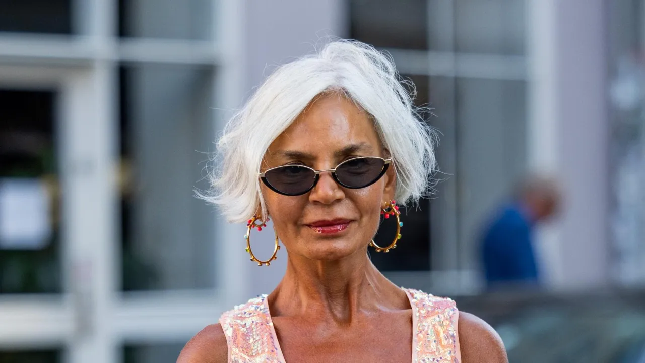 Kurzhaarfrisuren feines Haar Brille Beispiele