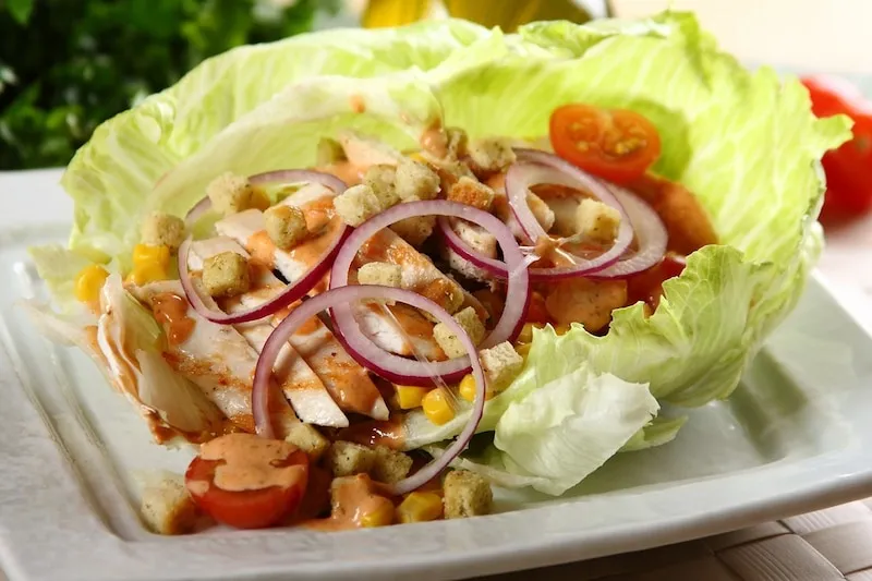 Surówka z sałaty lodowej do gyrosa