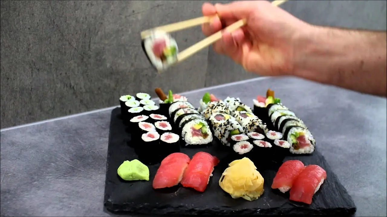jak jeść maki sushi pałeczkami