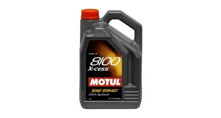 Zdjęcie Motul 5W40 X Clean czy X Cess - Który olej wybrać dla swojego auta?