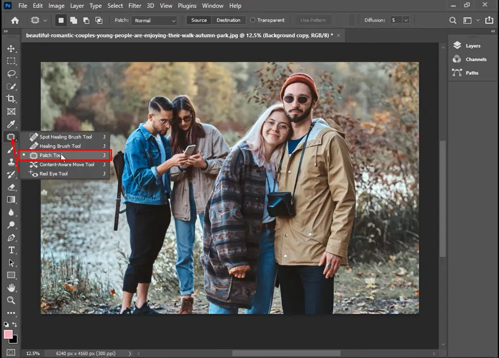 Zdjęcie Jak usunąć coś w Photoshopie i uzyskać idealne zdjęcie bez wad