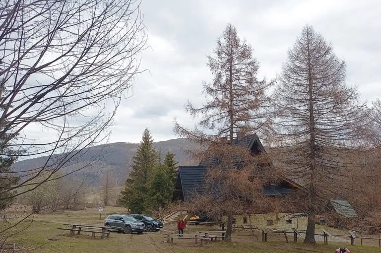 Zdjęcie Bacówka PTTK pod Małą Rawką - idealne miejsce na górski wypoczynek