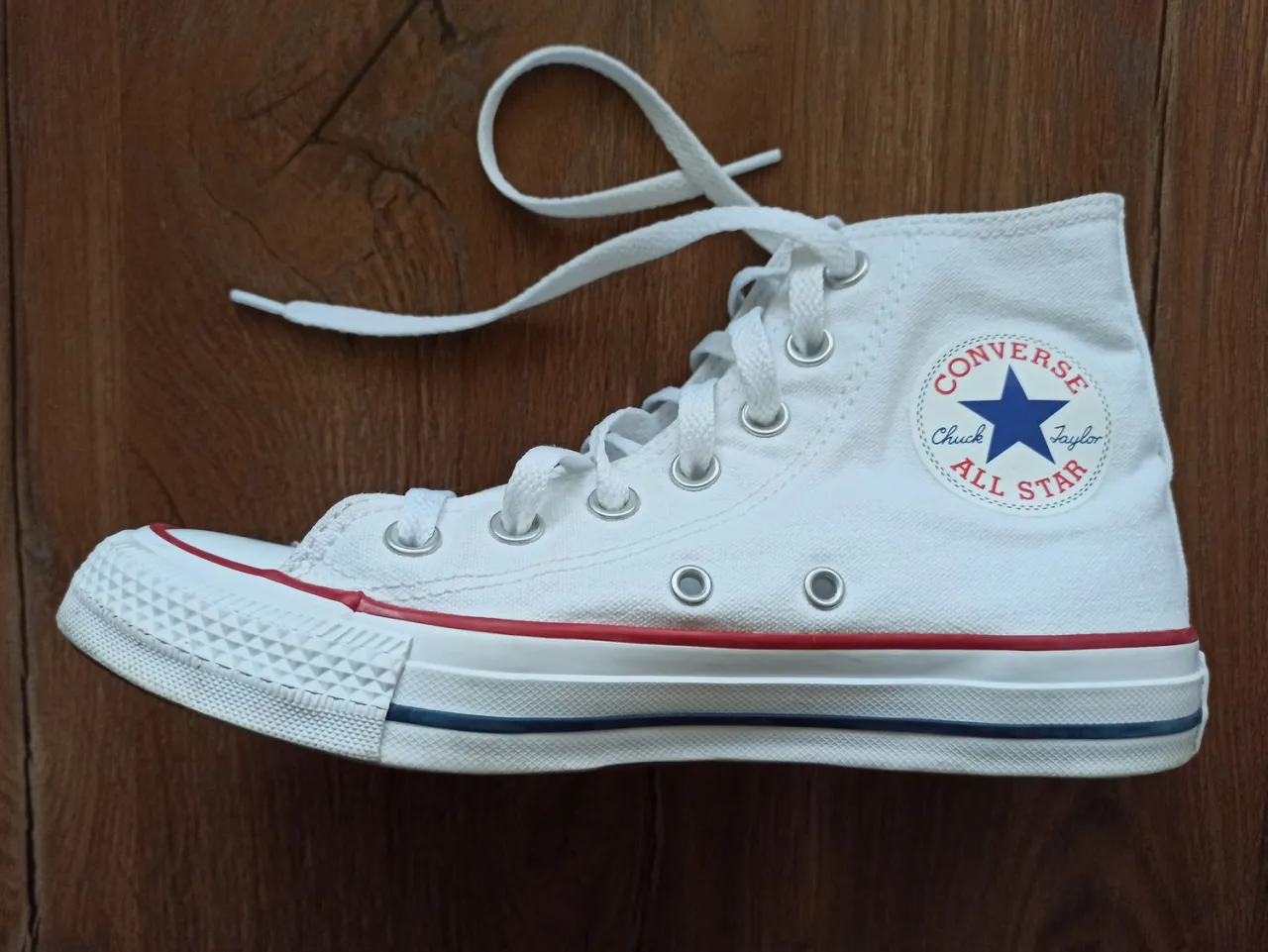 Zdjęcie Jak prać converse, aby nie zniszczyć butów i zachować ich wygląd