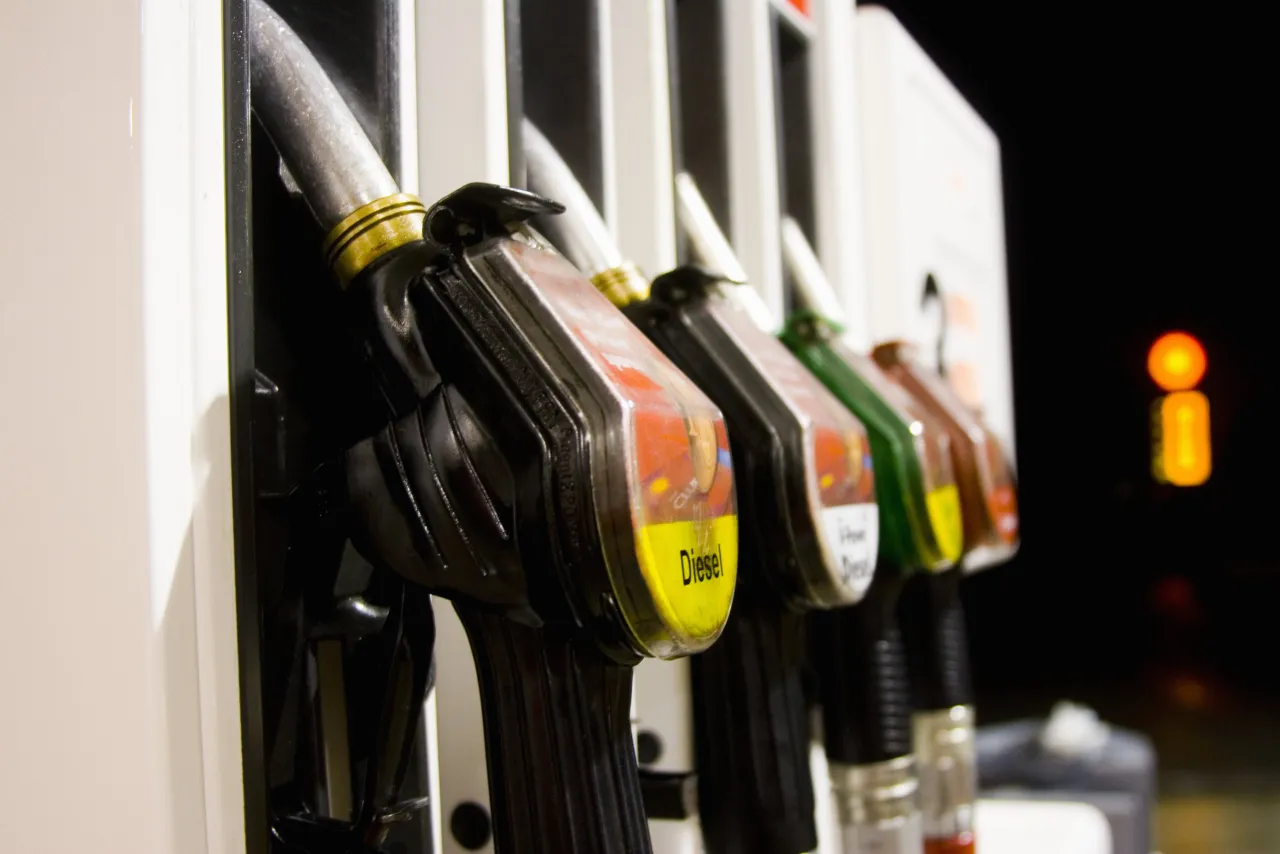 Zdjęcie 95 do benzyna czy diesel - co wybrać dla lepszej efektywności?