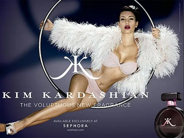 Zdjęcie Kim Kardashian perfum - odkryj niezwykłe zapachy, które zachwycają