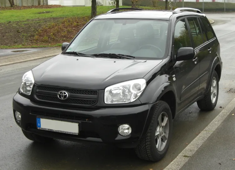 Zdjęcie Jaki olej do Toyoty RAV4 2.0 D4D? Odkryj najlepsze opcje i normy
