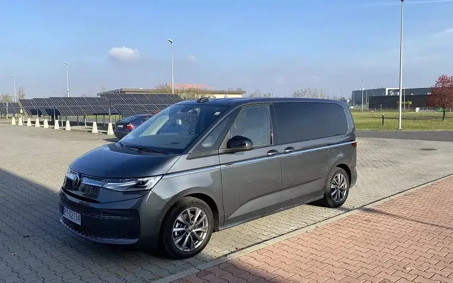 Zdjęcie Jaki bus na międzynarodówkę – wybierz najlepszy model dla siebie