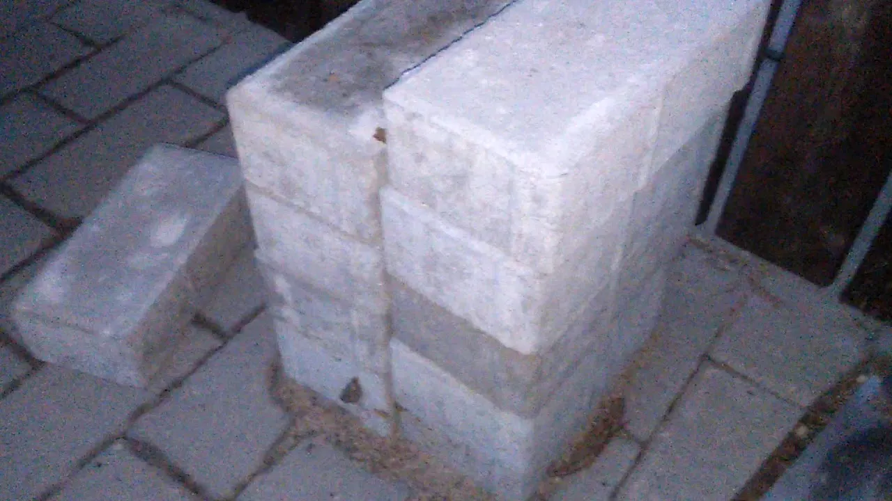 Zdjęcie Jak prawidłowo położyć tynk na cegle i uniknąć najczęstszych błędów