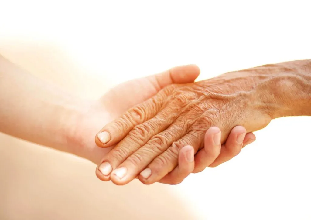 Zdjęcie Ile zarabia opiekunka PCK? Zaskakujące różnice w wynagrodzeniach