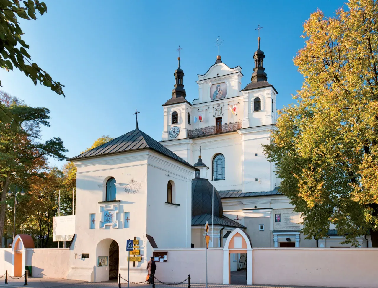 Zdjęcie Msze w sanktuarium Janów Lubelski - pełny harmonogram i nowenna