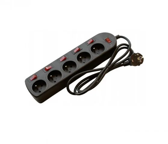 Zdjęcie Przedłużacz ogrodowy: z uziemieniem czy bez? Bezpieczny wyb&oacute;r