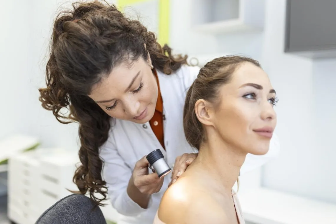 Zdjęcie Czy dermatolog jest na NFZ? Sprawdź, jak uzyskać wizytę bez problemu