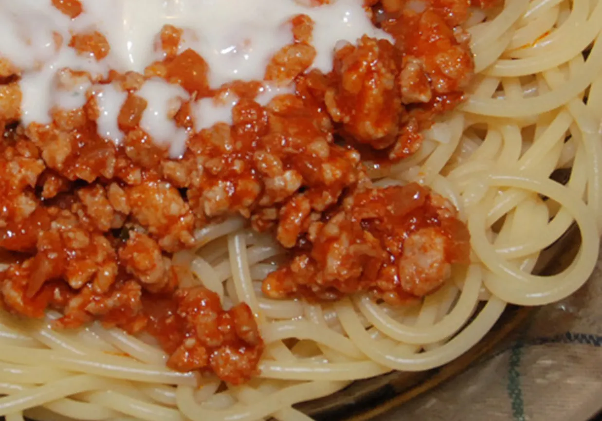 Zdjęcie Pyszne spaghetti z mięsem mielonym, które zaskoczy Twoich gości