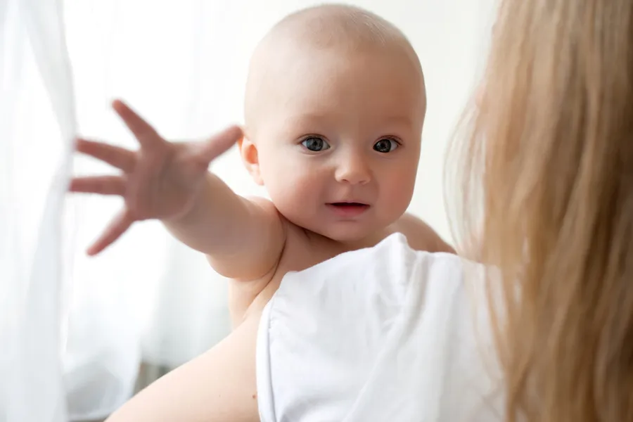Zdjęcie Lęk separacyjny u niemowląt: kiedy występuje i jak pomóc dziecku przez ten trudny etap