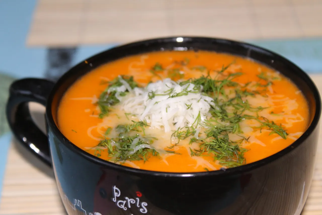 Zdjęcie Jak zrobić zupę pomidorową bez rosołu - prosta i smaczna alternatywa