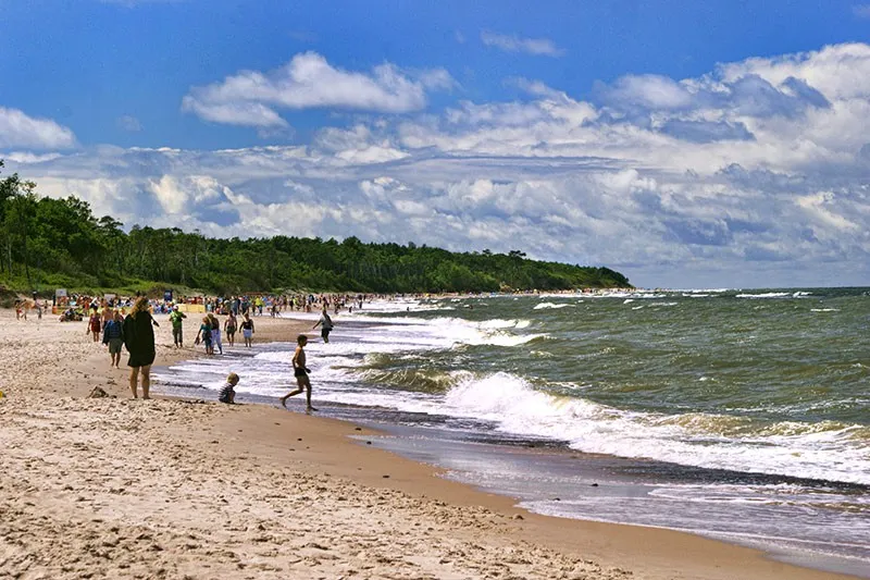 Zdjęcie Gdzie dokładnie leży Jarosławiec nad morzem? Sprawdź lokalizację i atrakcje