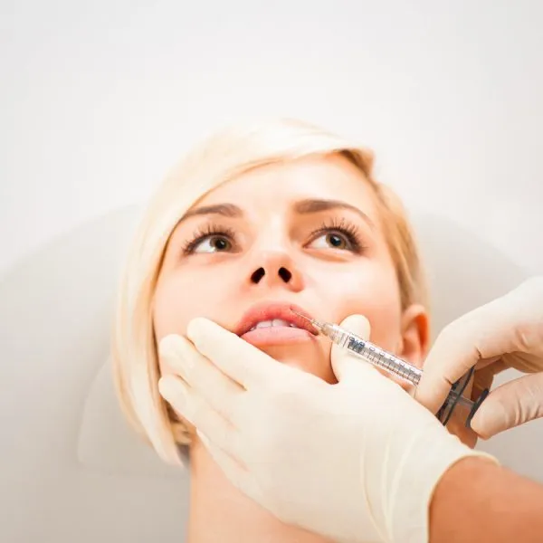 Zdjęcie Najlepsze kliniki w Warszawie na zabiegi z kwasem hialuronowym