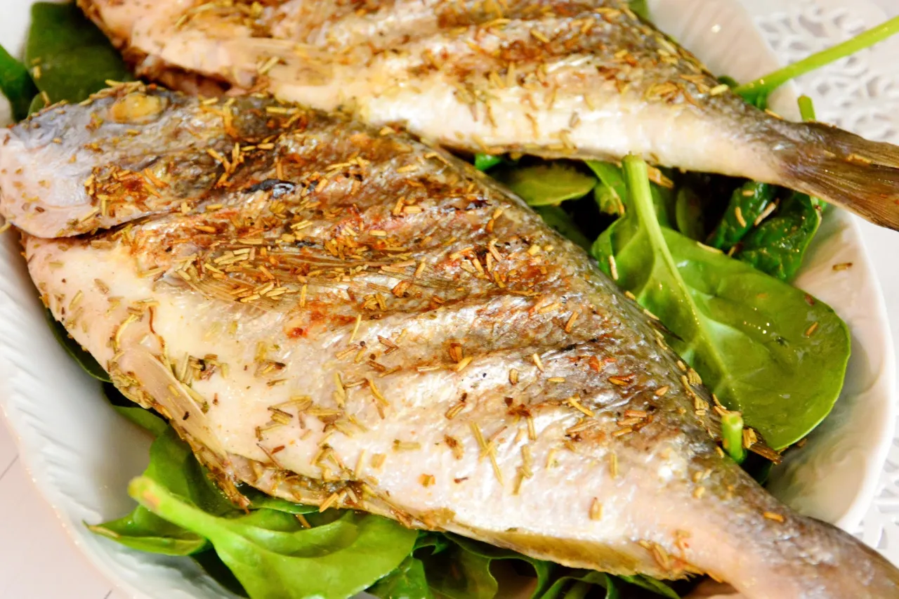 Zdjęcie Jak grillować rybę na grillu elektrycznym, aby uniknąć przesuszenia?