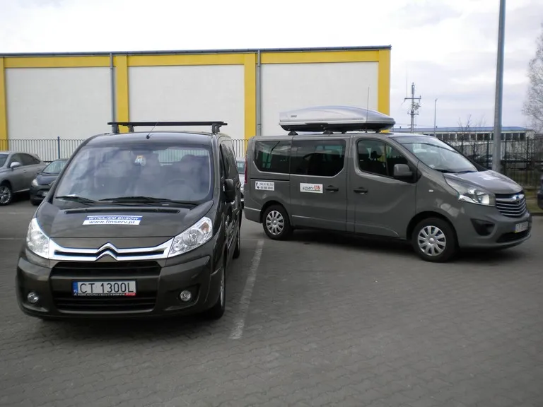 Zdjęcie Ile pali bus 9 osobowy? Sprawdź, jak zaoszczędzić na paliwie