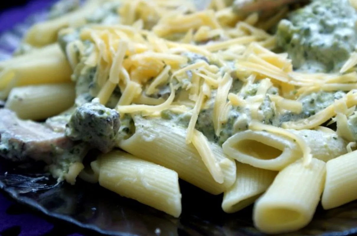 Zdjęcie Prosty przepis na penne z boczkiem – idealny obiad w 30 minut