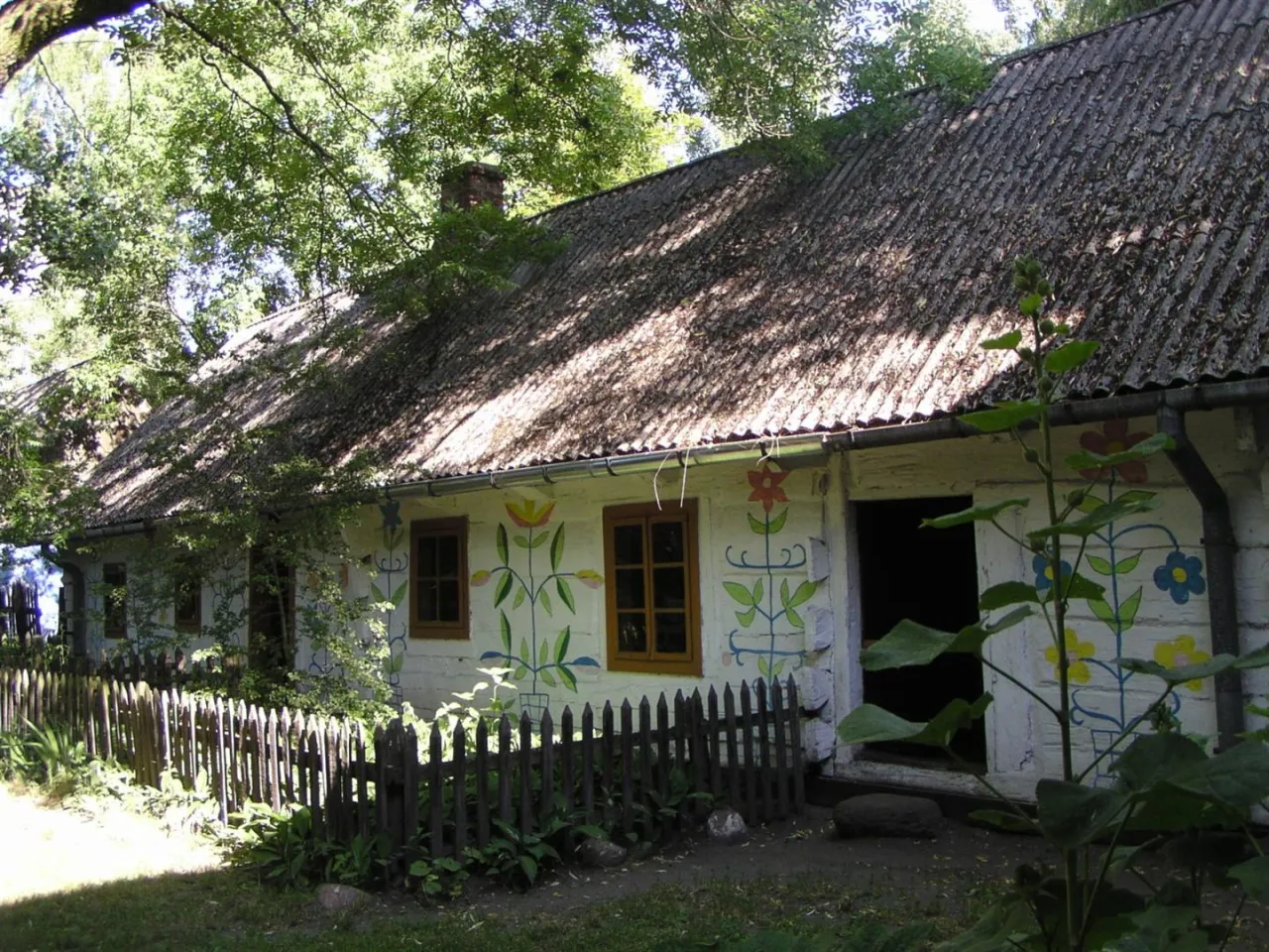 Zdjęcie Skansen przy muzeum w Łowiczu: fascynujące atrakcje i historia