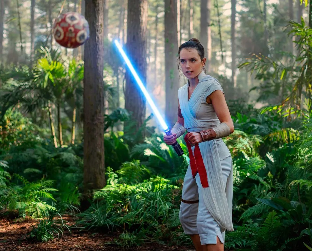 Zdjęcie Kim jest Rey w Gwiezdnych Wojnach: Skywalker Odrodzenie i jej tajemnice