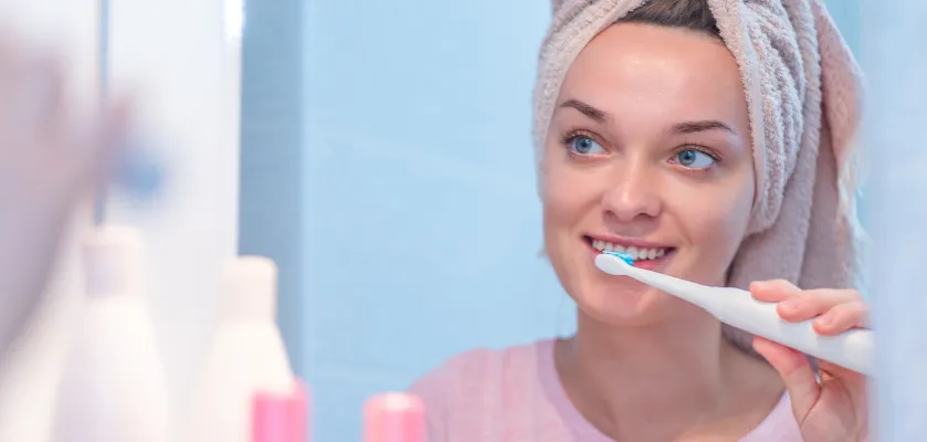Zdjęcie Szczoteczka Oral-B czy soniczna: Która lepiej zadba o Twoje zęby?