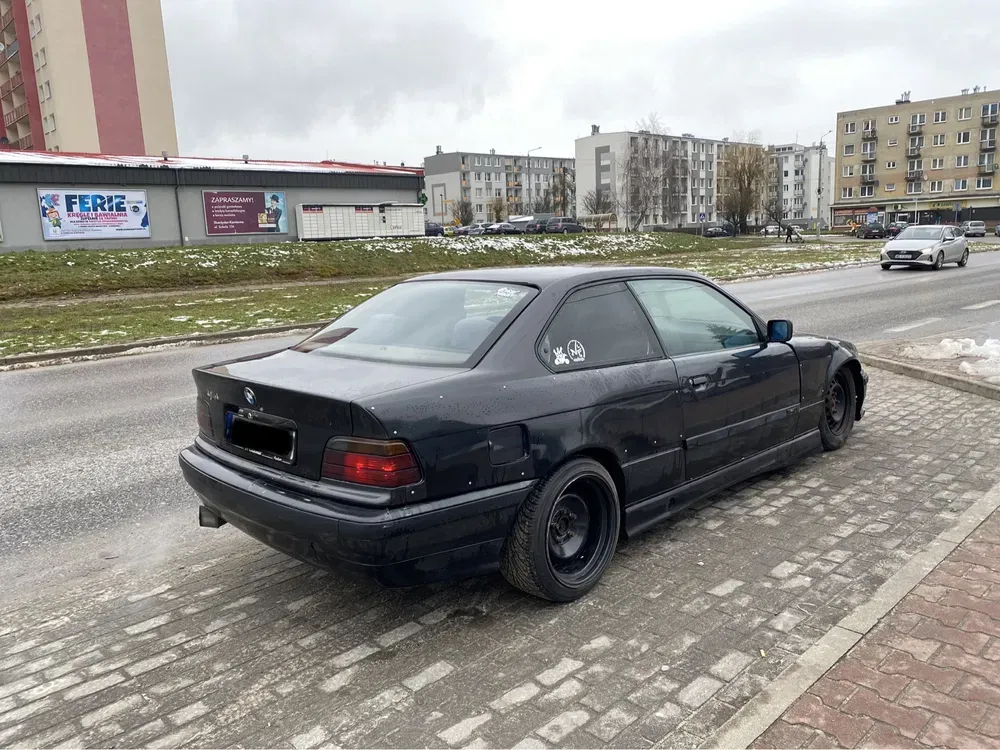 Zdjęcie BMW E36 gruz - jak mądrze kupić, modyfikować i wykorzystać w driftowaniu