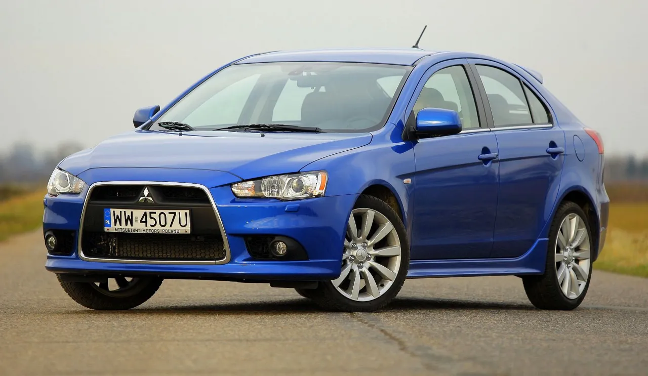 Zdjęcie Mitsubishi Lancer jaki silnik wybrać? Odkryj najlepsze opcje!