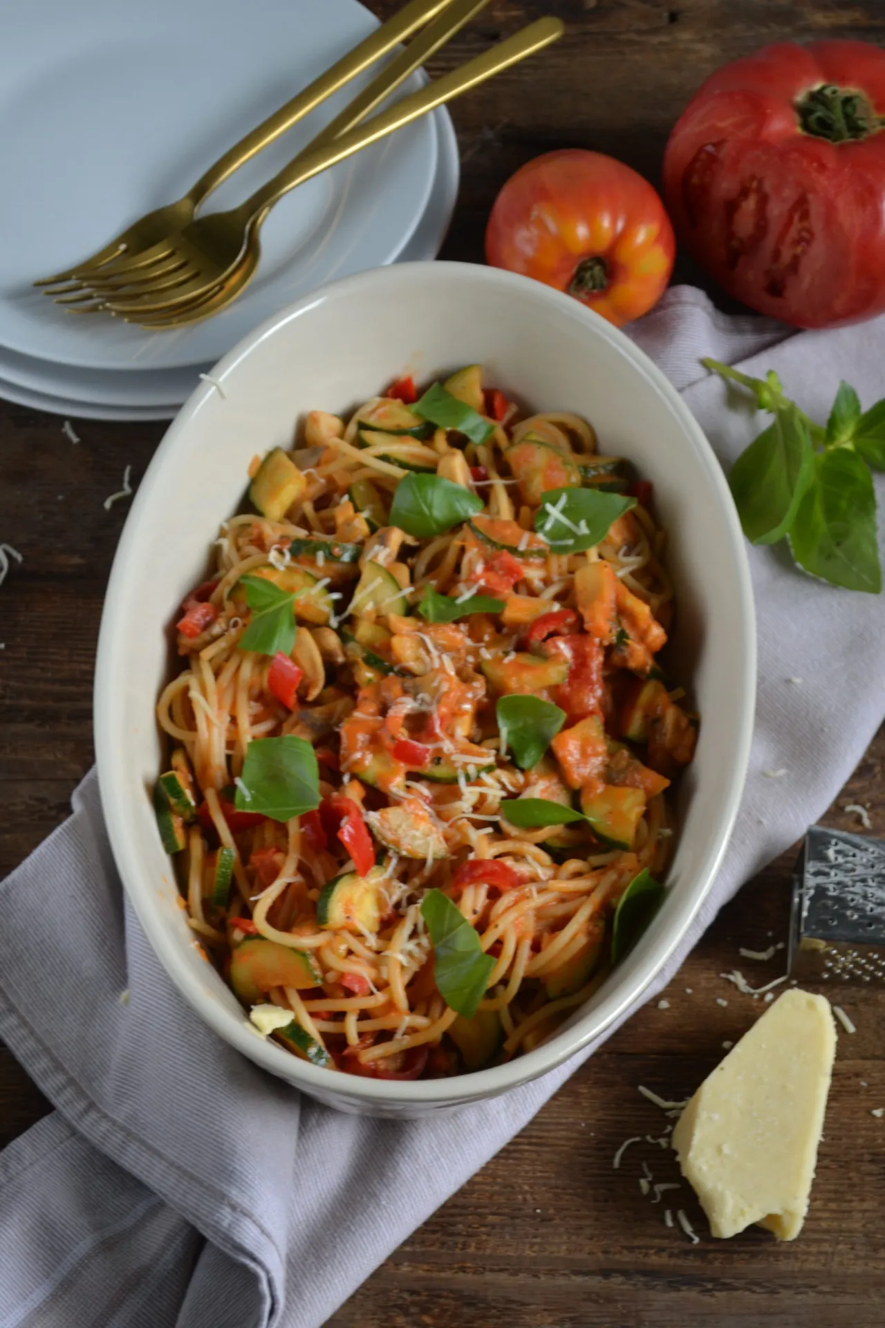 Zdjęcie Pyszne spaghetti z cukinią i pieczarkami - zdrowy przepis na obiad