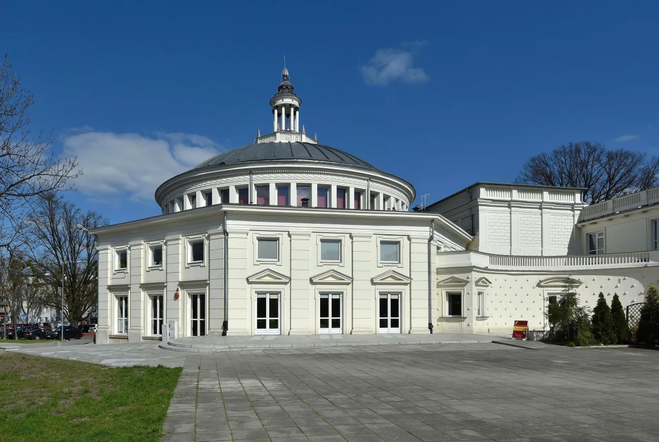 Zdjęcie Teatr Komedia mapa - znajdź idealną drogę do teatru w Warszawie