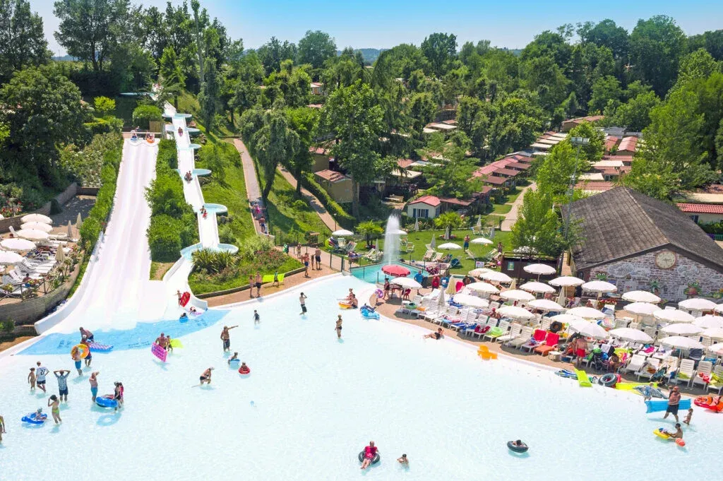 Zdjęcie Jezioro Garda 2023 - najlepsze kempingi i pola namiotowe nad wspaniałym włoskim jeziorem!