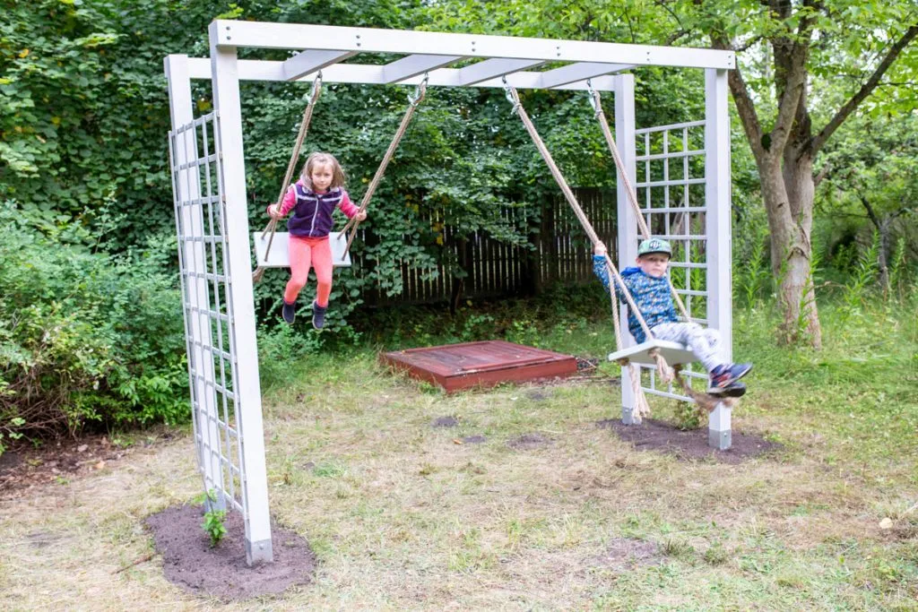 Zdjęcie Jak zbudować huśtawkę ogrodową? Wymiary, koszty i poradnik DIY