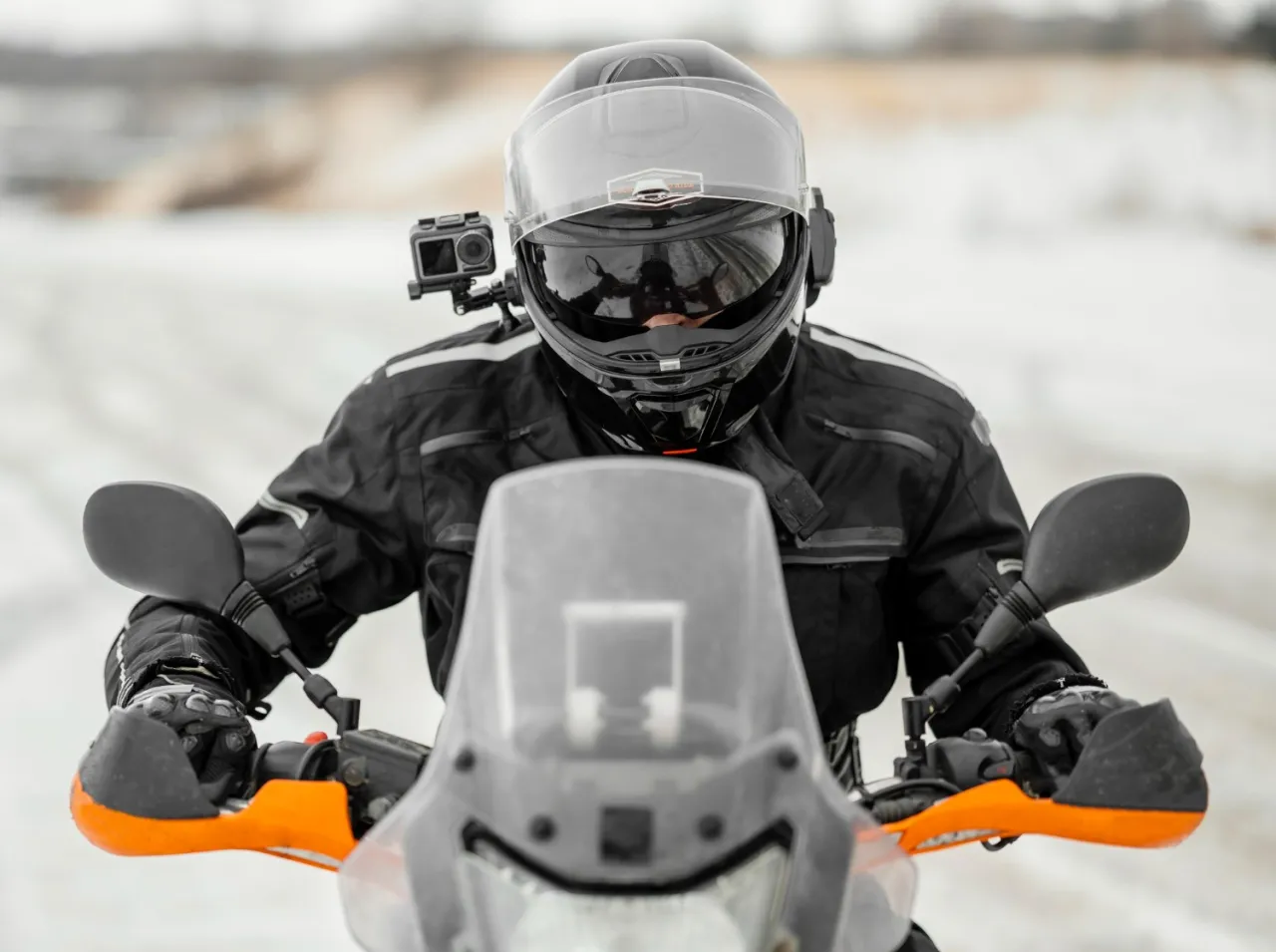 Zdjęcie Jaka kominiarka motocyklowa na lato? Wybierz komfort i przewiewność