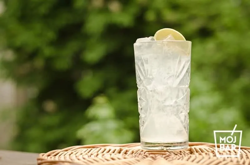 Zdjęcie Orzeźwiające drinki z wodą gazowaną, które zachwycą Twoich gości