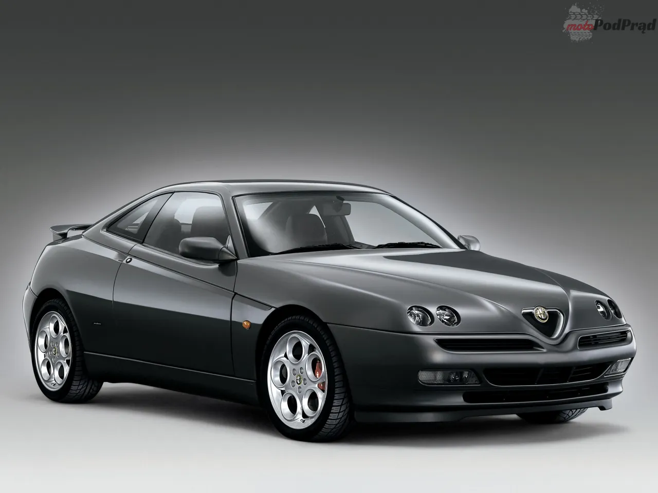 Zdjęcie Alfa Romeo GTV 2.0 V6 Turbo: Opinie, Problemy i Osiągi Włoskiej Legendy