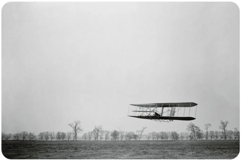 Zdjęcie W którym roku wynaleziono samolot? Poznaj historię i wynalazców