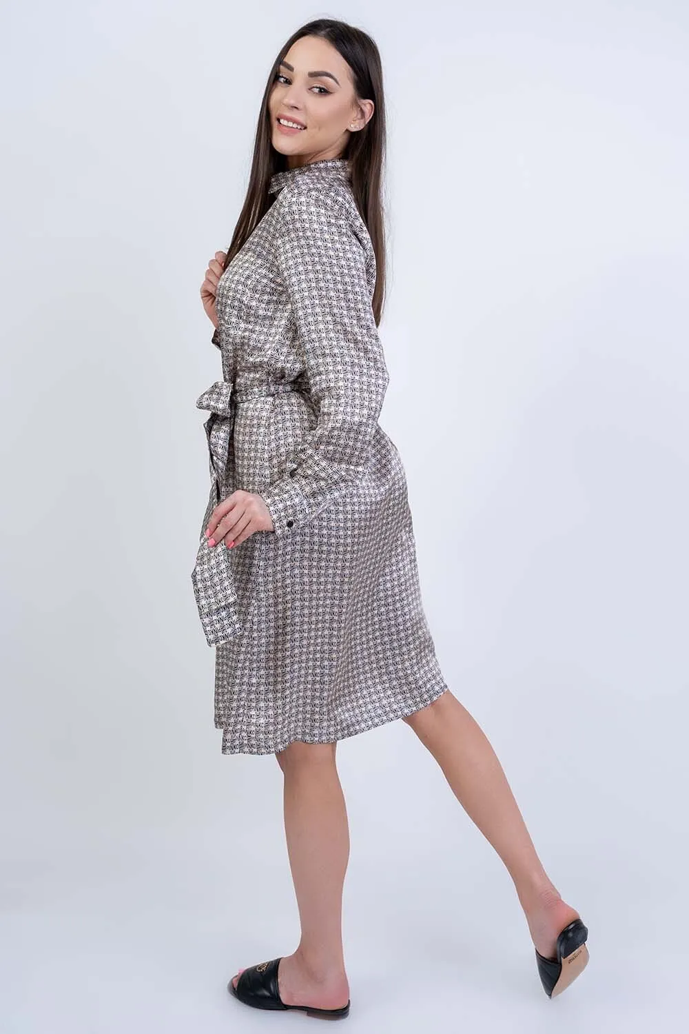 Zdjęcie Stylizacje z paskiem Pinko: 10 modnych inspiracji na każdą okazję